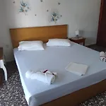Ourania Apartment *