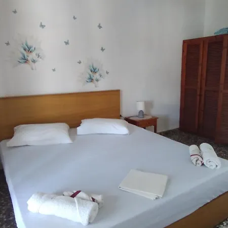 Ourania Apartment *