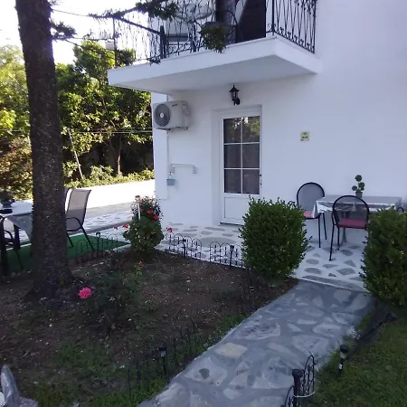 Apartment Ourania *