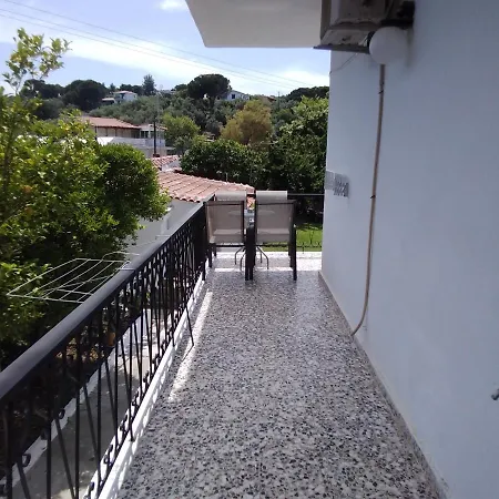 Apartment Ourania *
