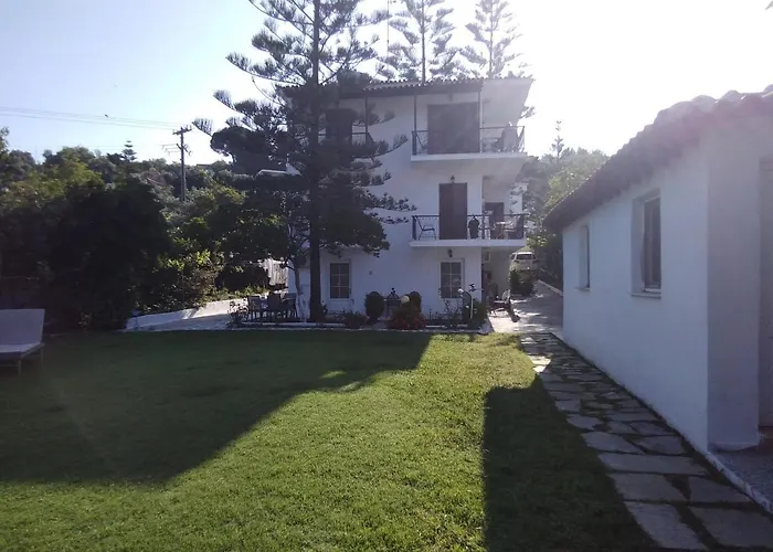 Ourania Apartamento *