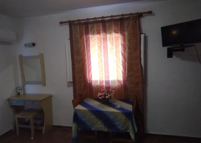 Ourania Apartamento Troulos