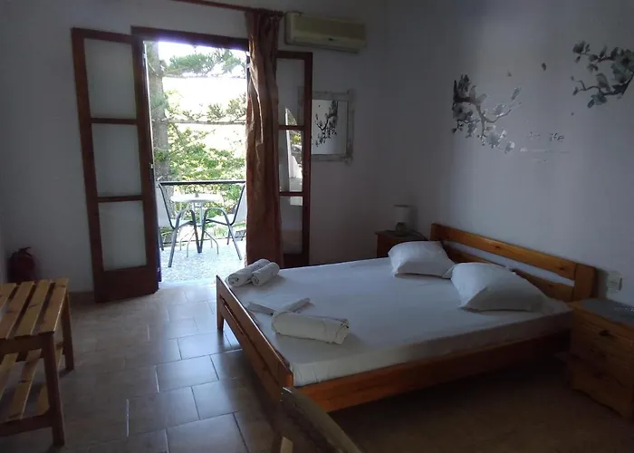 Ourania Apartamento *