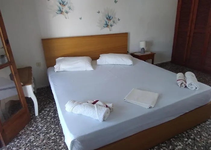 Ourania Apartamento *