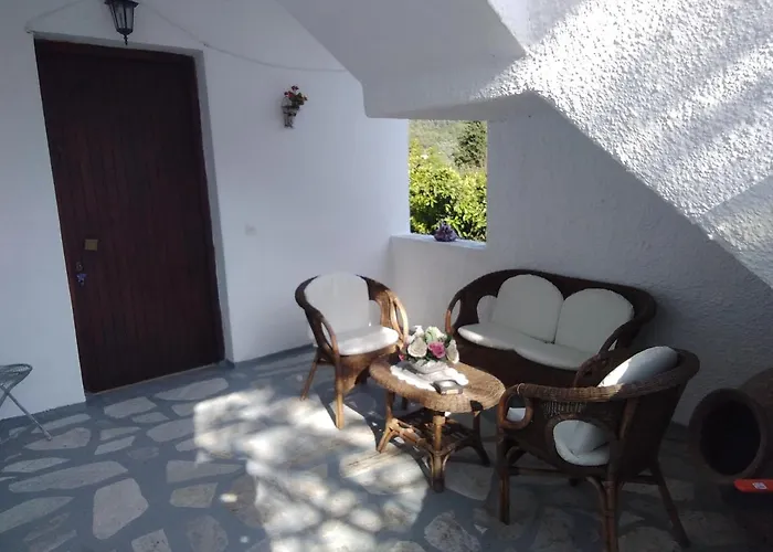 Ourania Apartamento *