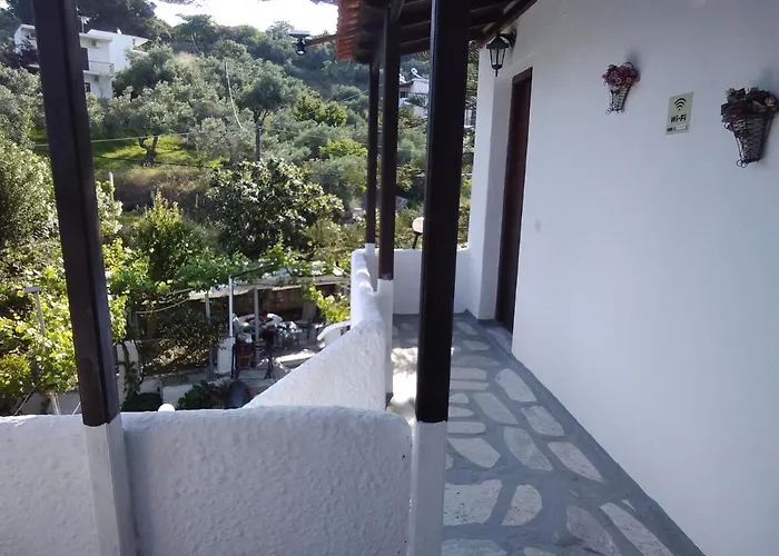 Ourania * טרולוס