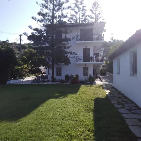 Ourania Apartament *