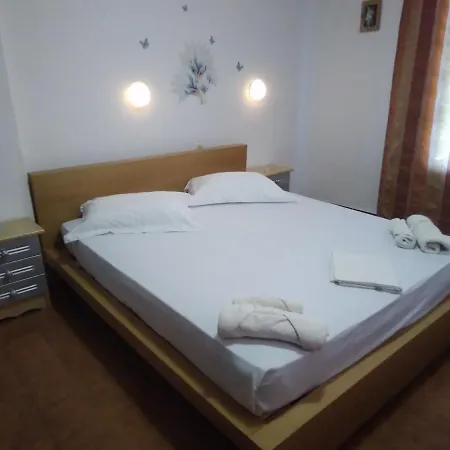 Apartament Ourania *